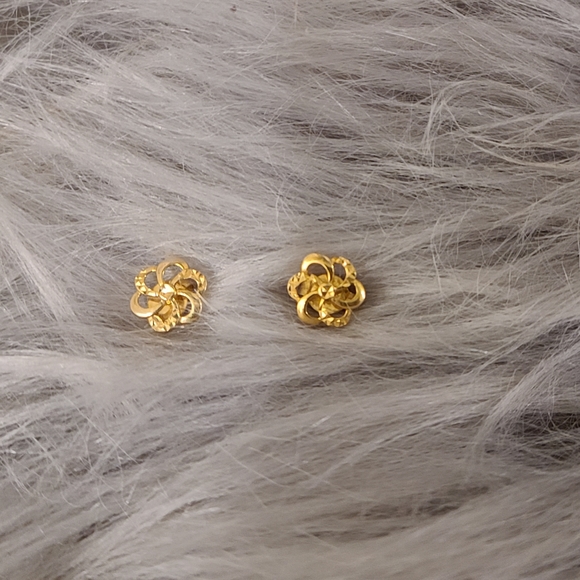 flower earrings - Picture 2 of 3